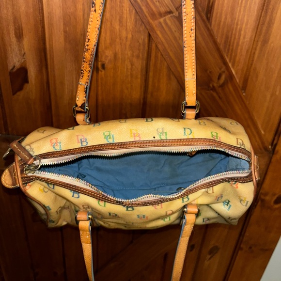 Dooney and Bourke Y2K handbag - Picture 4 of 5